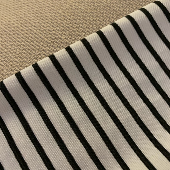 ✨Black and white long sleeve✨ - Picture 2 of 3